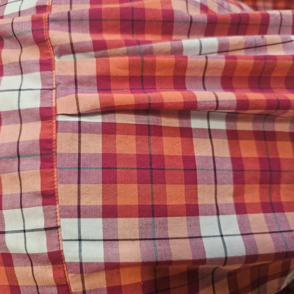 Banana Republic XL Women's Plaid Button Down Shirt - Picture 5 of 5